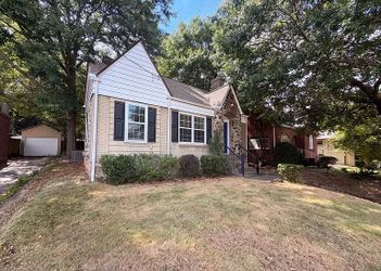 Unit C42 | 3 bd | 1 ba | 1401 sqft  1773 Sylvan Rd SW, Atlanta, GA 30310