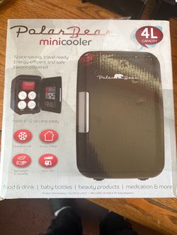Polar bear mini cooler