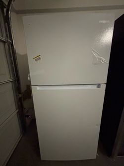 Vissani White Top-Freezer Refrigerator