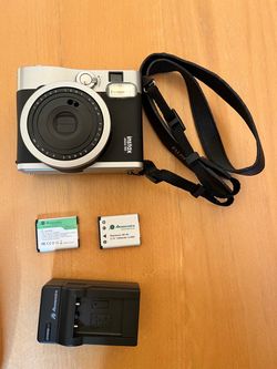 Fujifilm Neo Classic Instax Mini 90 camera - Like new - battery and charger included