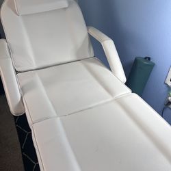 Esthetician/ Tattoo/ Massage Table 