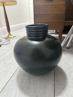 Vintage Haeger Round Shiny Black Matte Ring Vase.