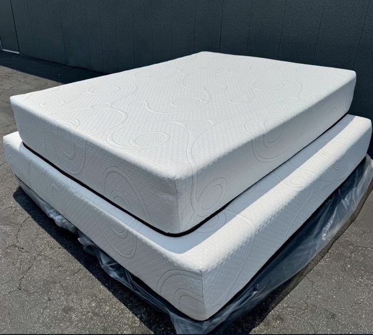 Queen Size White Memory Foam Mattress