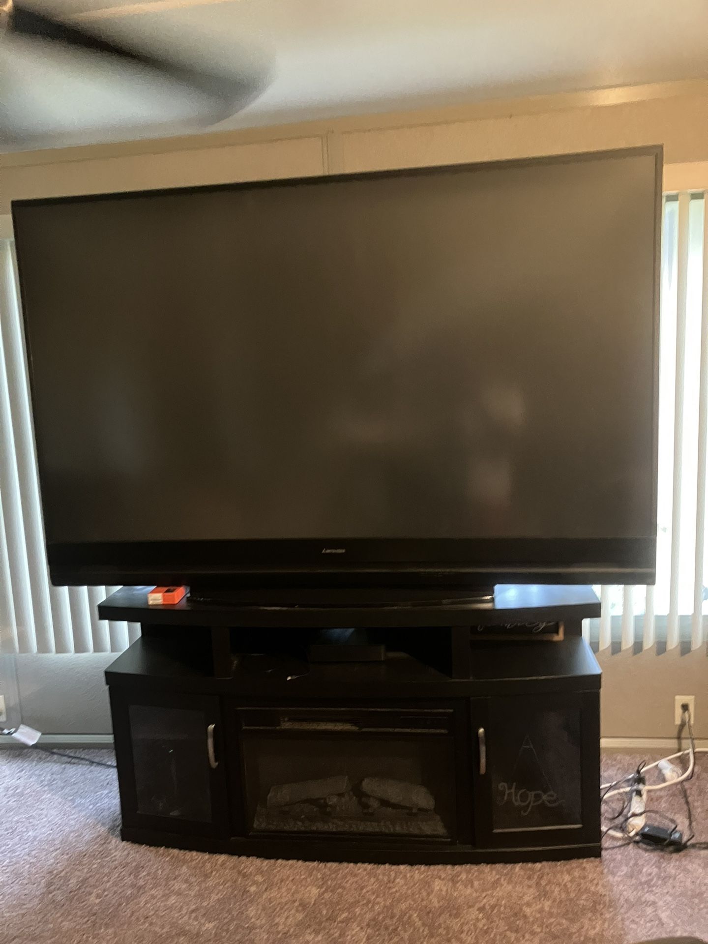 85” Mitsubishi Tv
