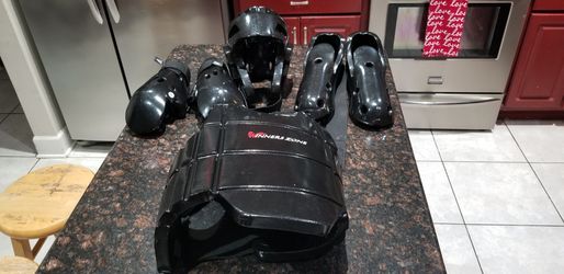 Taekwondo 4 Piece Foam Sparring Set w/ Bag Size M