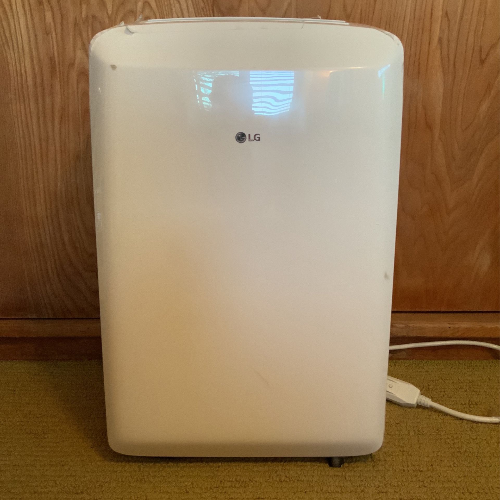Like NEW—White LG 8,000 BTU Portable Air Conditioner, $325 OBO