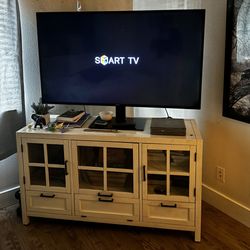 50-inch Smart TV With Mount & Console 