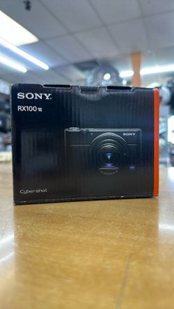 Sony RX100 VII Camera