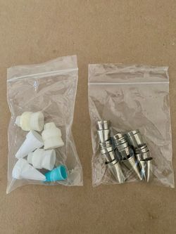 25 Cake Decorater Tips plus adapters