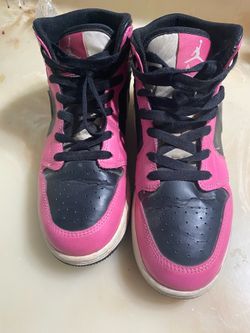 These are Nike Air Jordan 1 Mid GS "Coral Chalk"