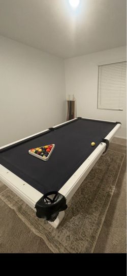 POOL TABLE