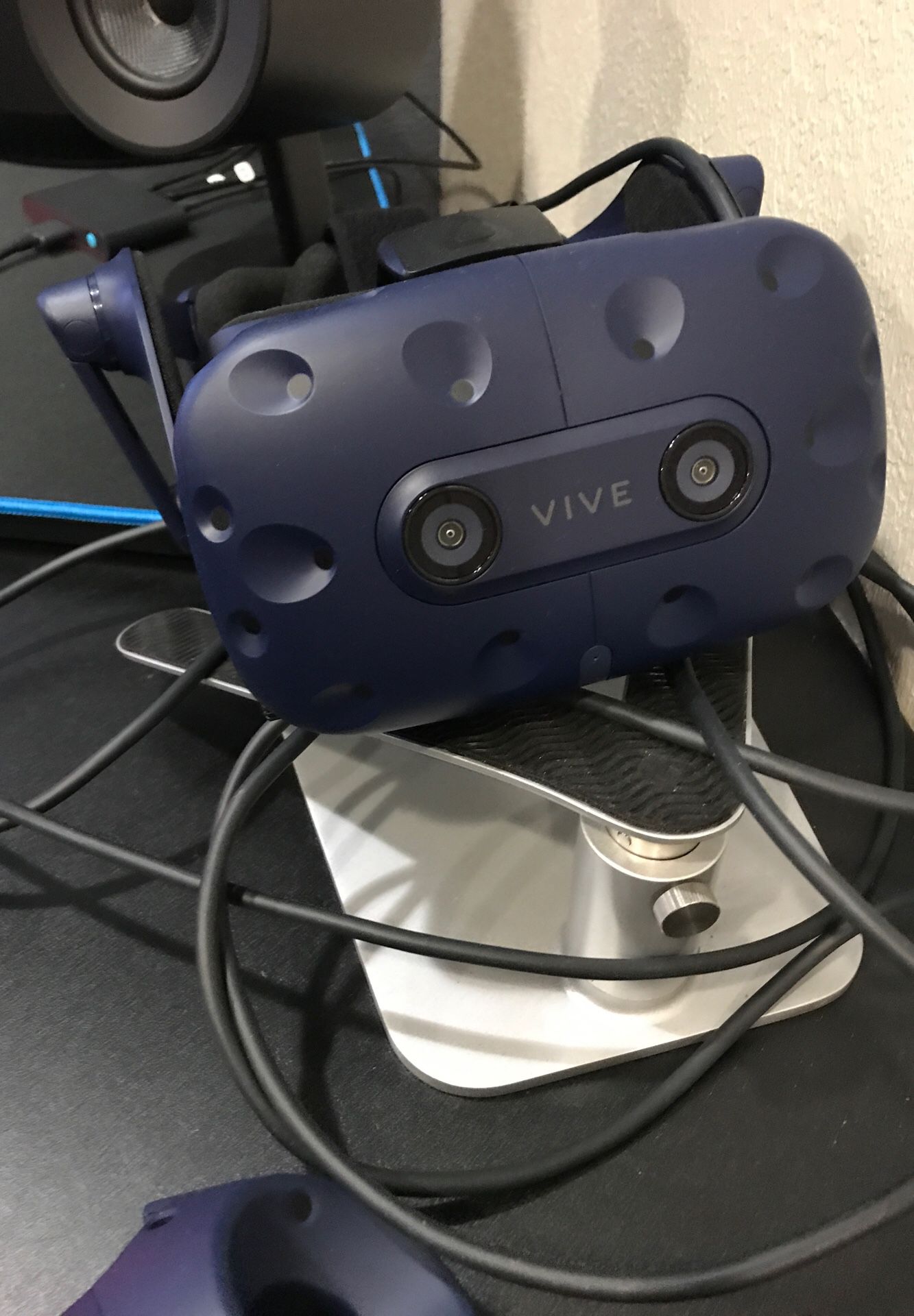 VIVE PRO HMD WITH WIRELESS ADAPTER and accessories