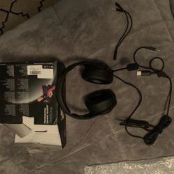 Onikuma Gaming Headphones With Built In Mic - LED Lights