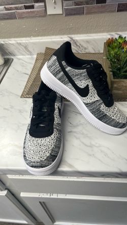 Nike Air Force 1 Flyknit Sneakers