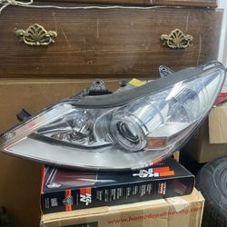 2009 Hyundai Genesis Headlight (3.8/4.6) OEM