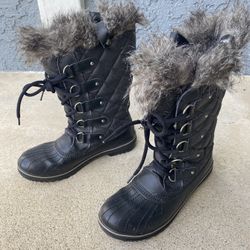 Sorel Women’s Snow Boots Size 9