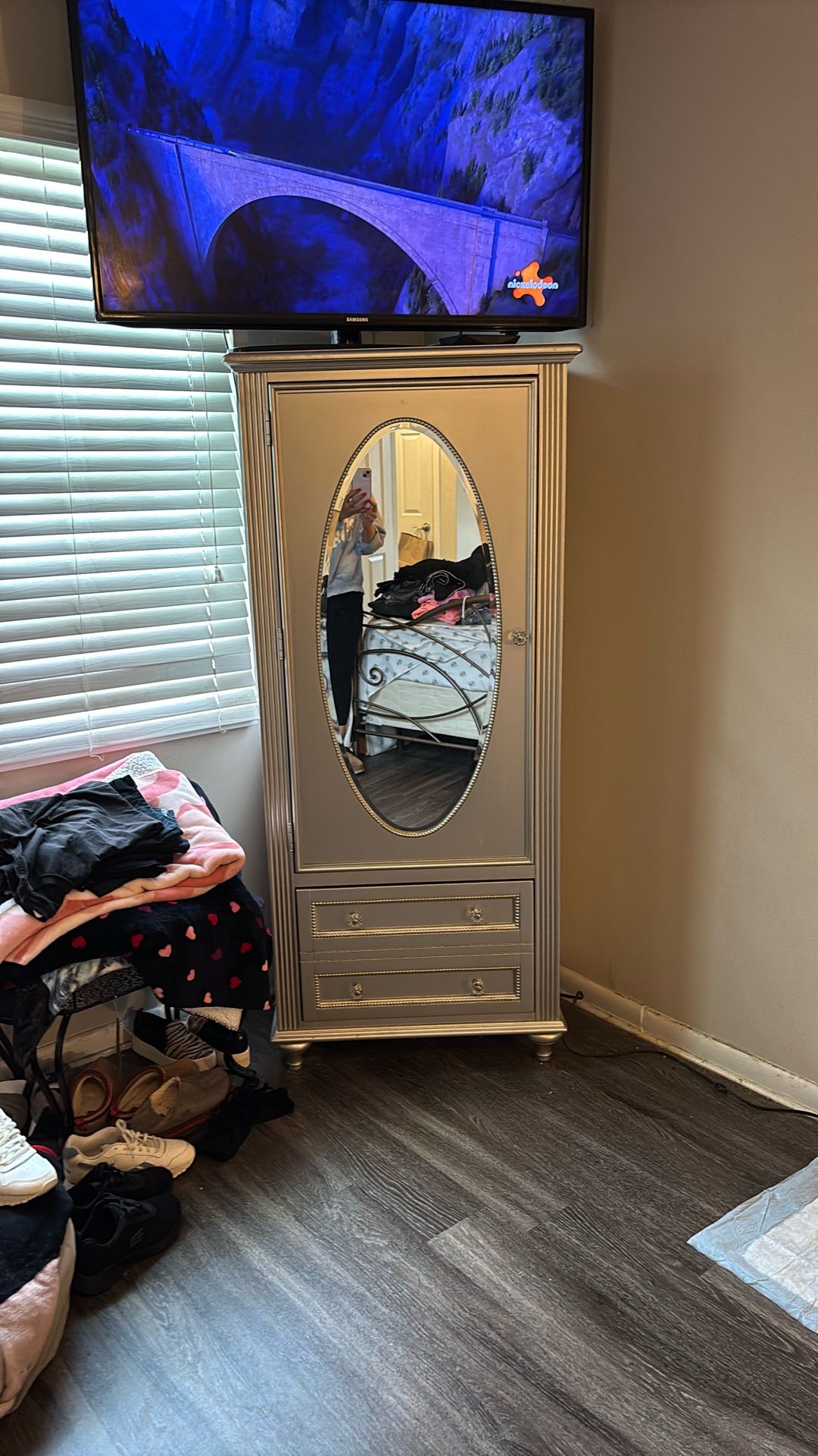 Grey Dresser In Perfect Condition