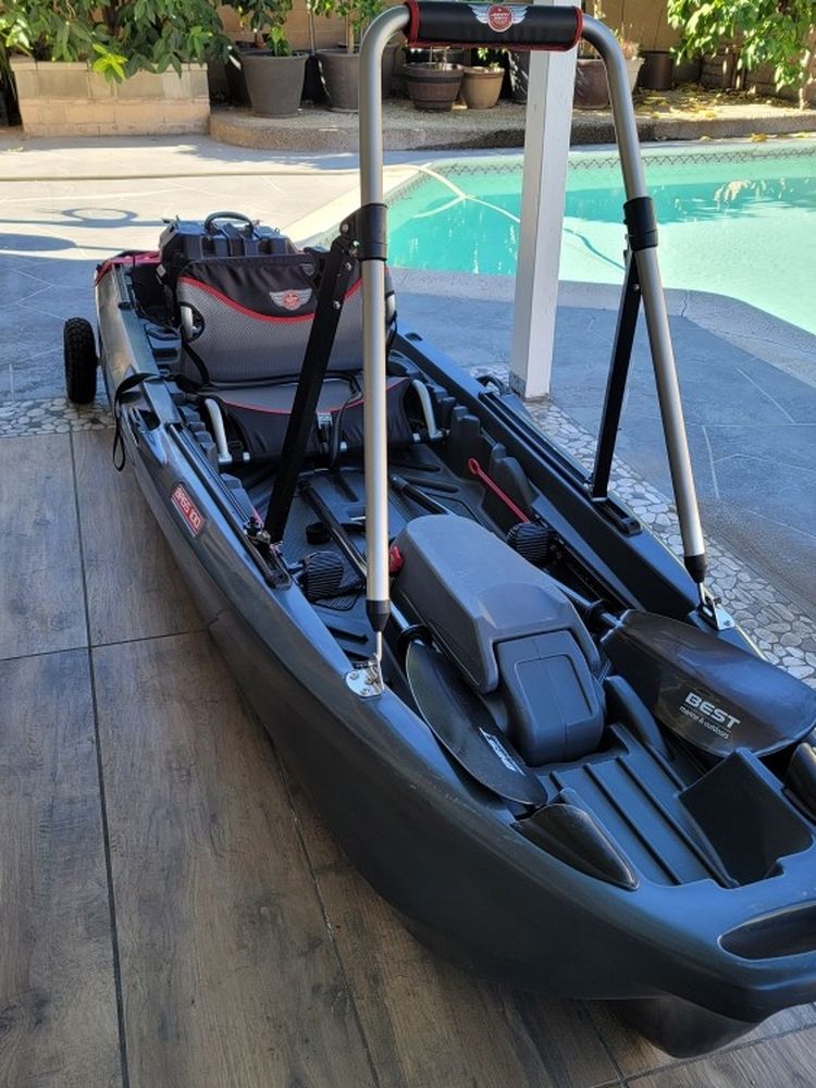 Jonny Bass 100 Kayak With 40lb Minn Kota Trolling Motor