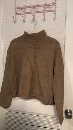 H&M FURRY BROWN SWEATER SIZE L