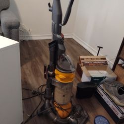 Dyson Ball Vacuum Cleaner 