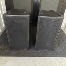 EAW KF300Z Speakers PAIR Excellent Condition With Flight Cases