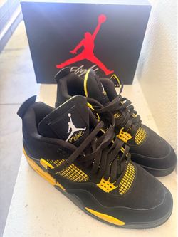 Air Jordan 4 Retro 'Thunder' 2023