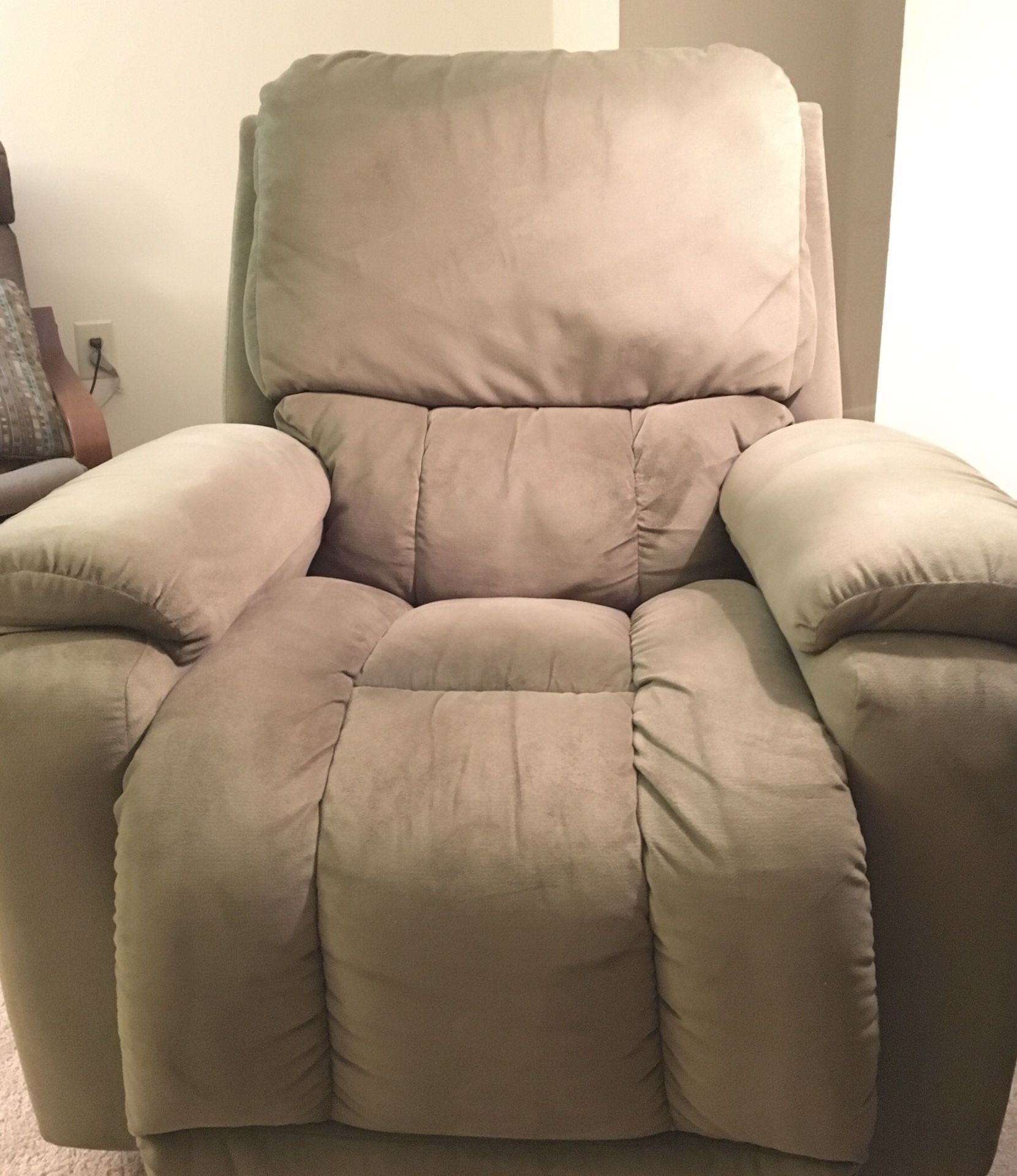 LaZ-Boy Recliner. Olive Green