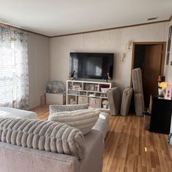 TV / STORAGE - MOVING SALE