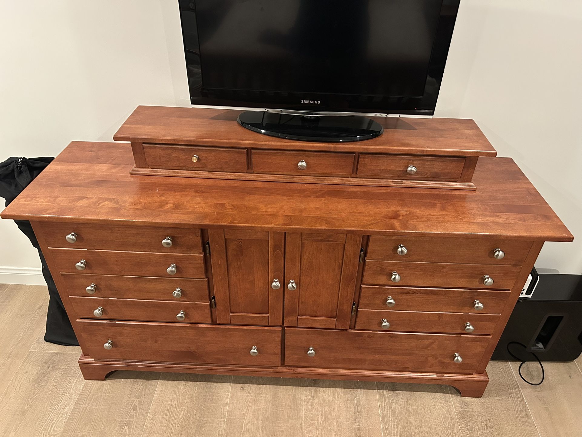 8 Drawer Dresser With Jewelry Box And Mirror $400