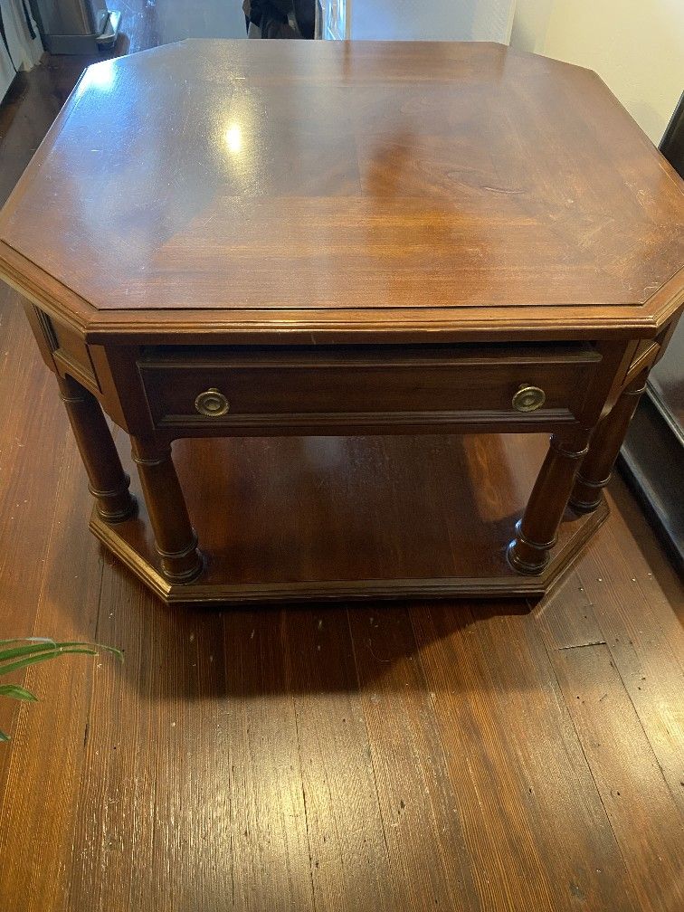 1951 Drexel Heritage Antique Coffee table with drawer