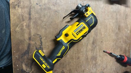 DEWALT 20V MAX XR Cordless Brushless 3-Speed Oscillating Multi-Tool