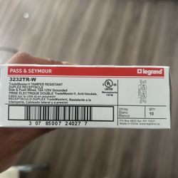 40 Plogues Y 1 Dimmer Switch, 20- 3 Way Stwitches 