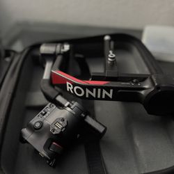 DJI Ronin RS4 Stabilizer