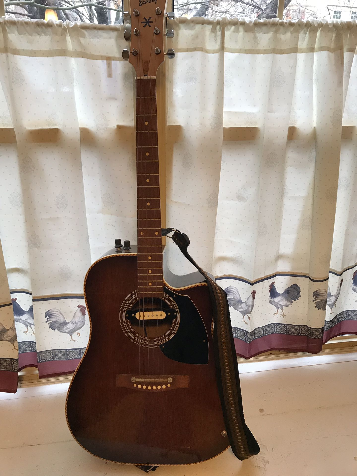 Ericsson electric guitar with belt