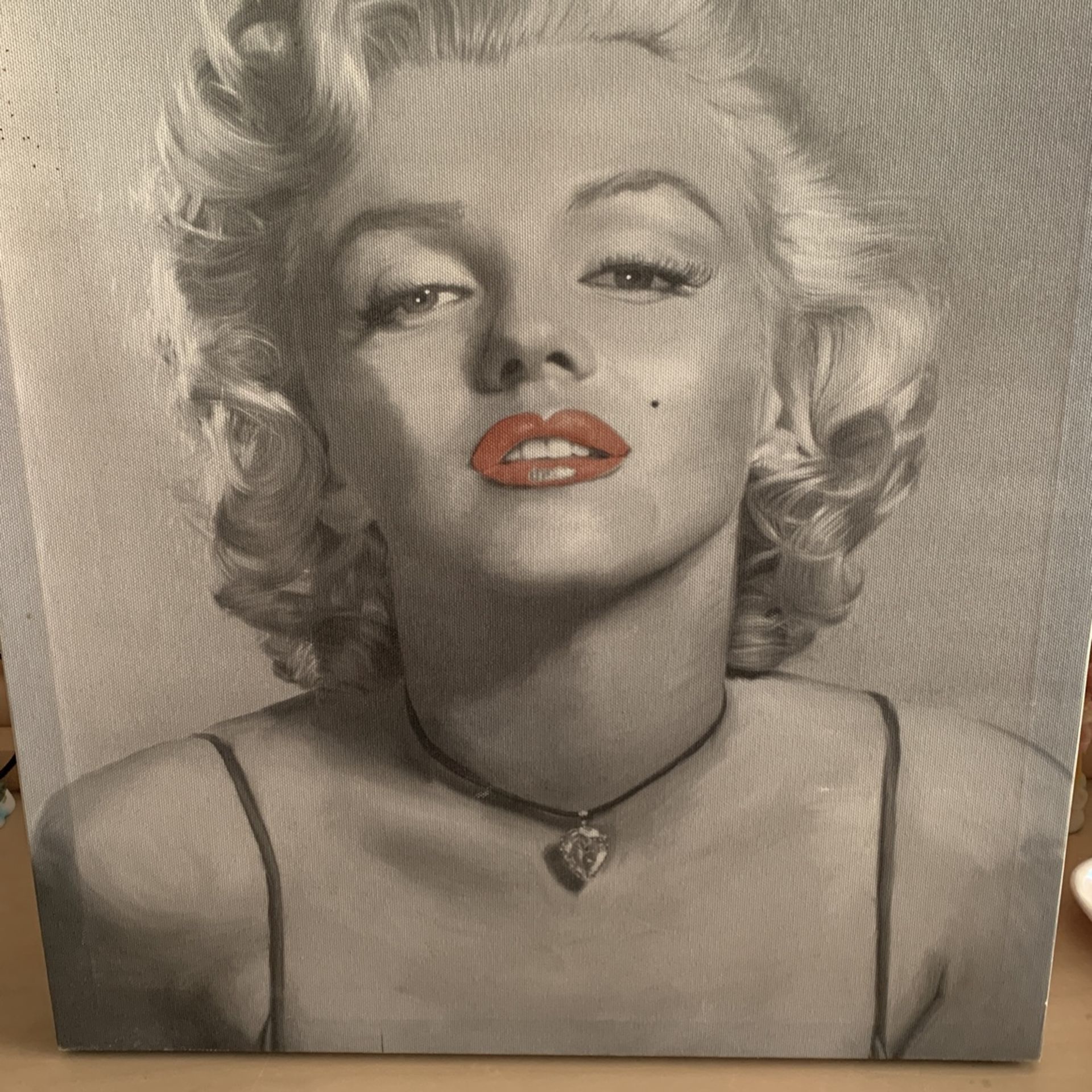 Marilyn Monroe Red Lip Gray