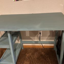 Desk (like New) 