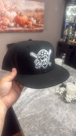 Cooperstown collection new era size 8 fitted pirates baseball hat
