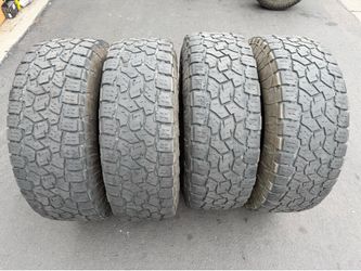 (4) 37x12.50R18 Toyo Open Country A/T III