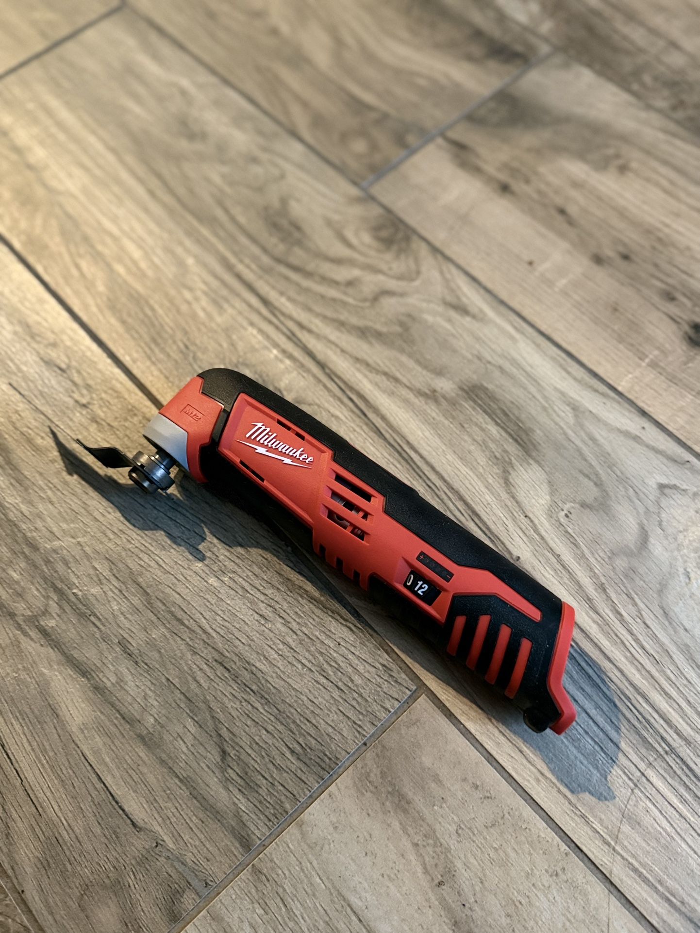 Milwaukee M12 Multi Tool - NEW