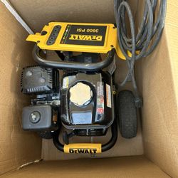 Pressure Washer Dewalt 3600  Honda 