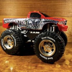 2010 Road Rippers Dodge RAMINATOR Lifted Headlights Sounds & Music by TOY STATE