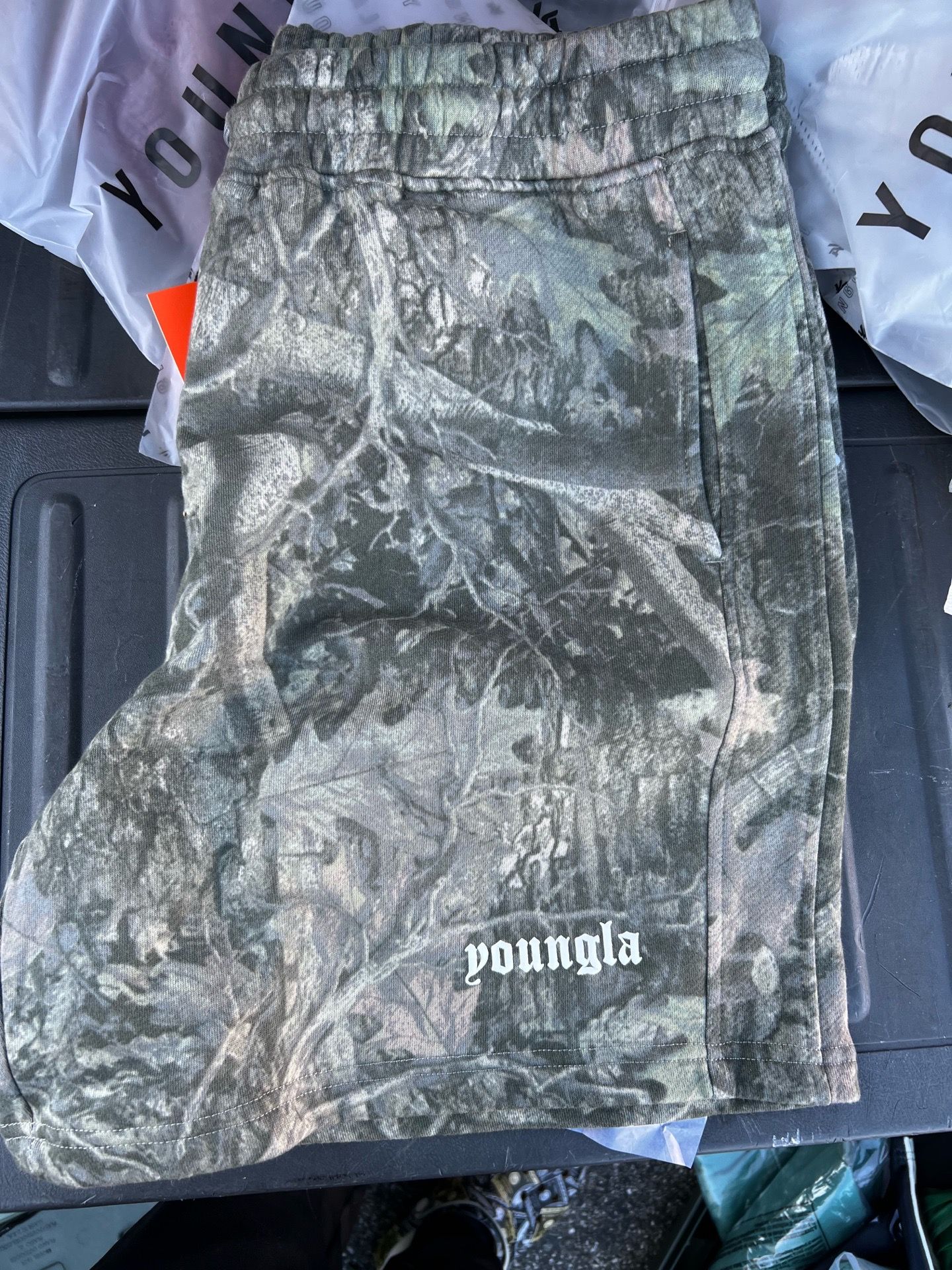 YOUNGLA Camo Leaf Print Gym Shorts Men's Loose Beach Casual Retro Letter 2XL