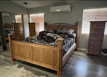 King Size Bed W/ Dressers 