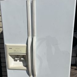 Kenmore Coldspot side-by-side refrigerator