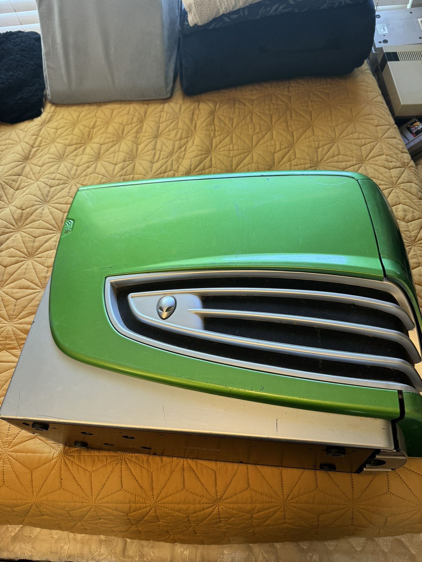 Old Vintage Alienware Aurora Green