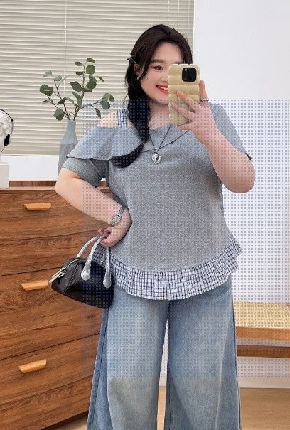 Off-the-shoulder patchwork short-sleeved T-shirt for women, slimming down oversized top with subtle details, comfortable base layer that conceals body