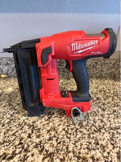 Milwaukee M18 Fuel 18ga Brad Nailer (Tool  only)