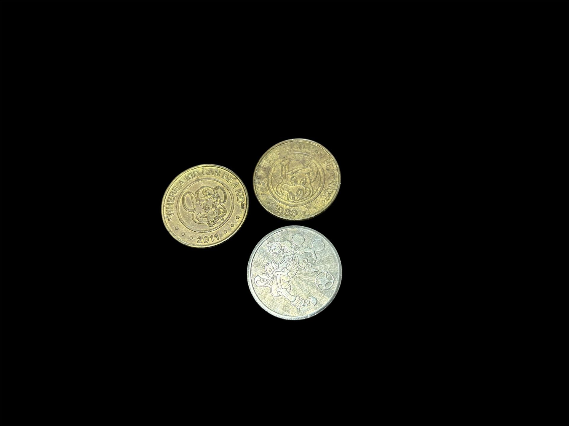 1999 Chuck E Cheese Tokens