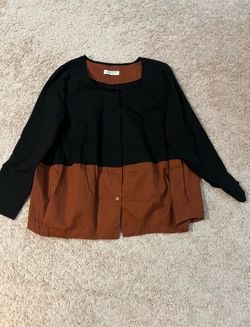 Two-Tone Button-Front Top — Black & Rust