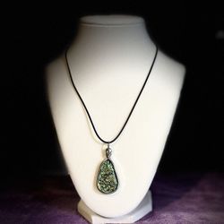 Elegant Ammolite Teardrop Pendant Necklace 